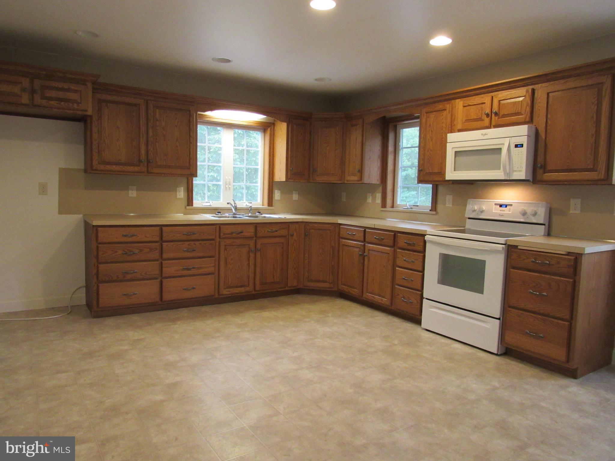 175 Millard Road Elverson, PA 19520 - Photo 3 of 32 Gallery Image 3