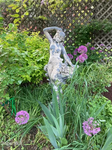 $1,895 | 162 4th Street, Unit 2, Troy, NY 12180