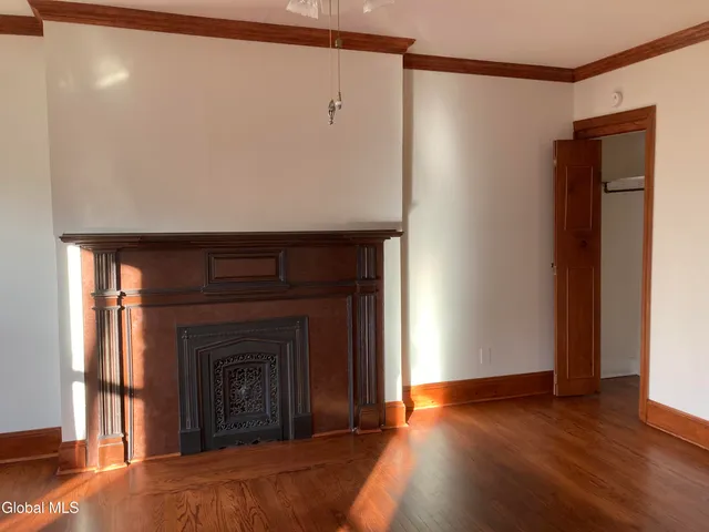 $1,895 | 162 4th Street, Unit 2, Troy, NY 12180