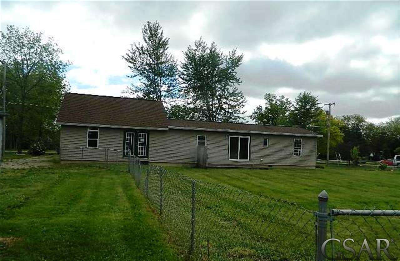 2090 Vandekarr Road Owosso, MI 48867 - Photo 2 of 5 31159652-1.JPG