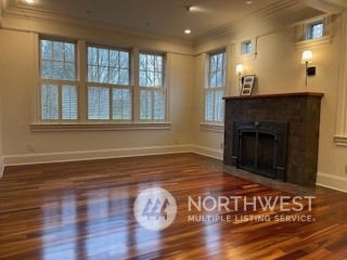 120 Howe Street Seattle, WA 98109 - Photo 2 of 12 Gallery Image 2