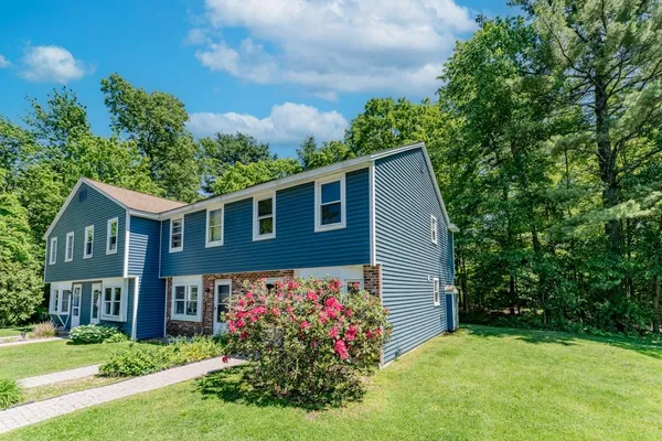 $295,000 | 111 Stonegate Lane, Derry, NH 03038