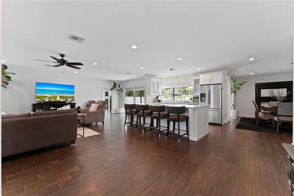 $6,900 | 22111 Serenata Circle West, Boca Raton, FL 33433