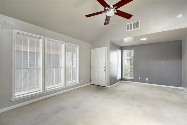 $1,425 | 2529 Rio Grande Street, Unit 30, Austin, TX 78705