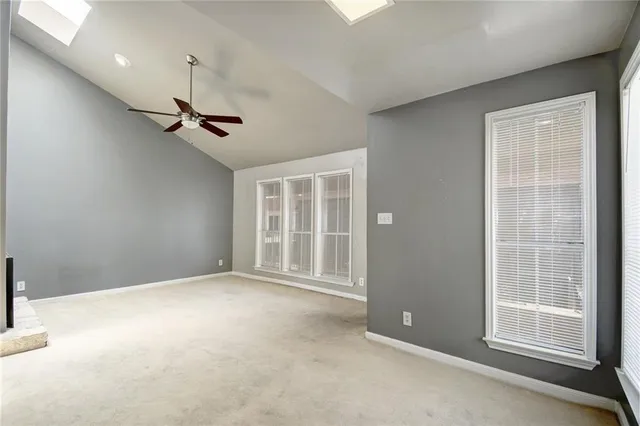 $1,425 | 2529 Rio Grande Street, Unit 30, Austin, TX 78705