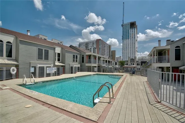 $1,425 | 2529 Rio Grande Street, Unit 30, Austin, TX 78705