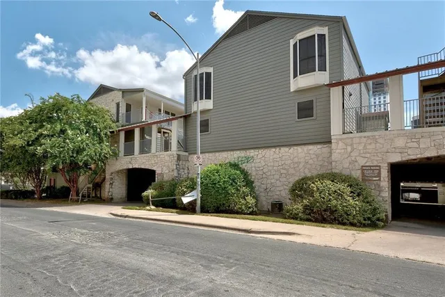 $1,425 | 2529 Rio Grande Street, Unit 30, Austin, TX 78705