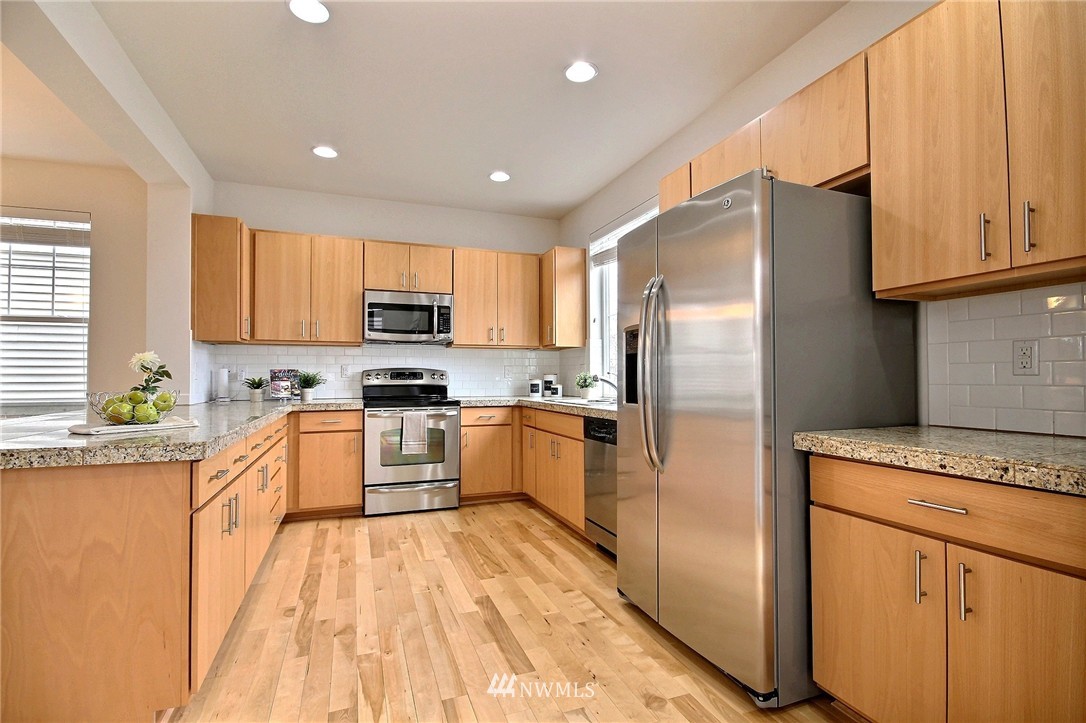 6464 High Point Drive Southwest Seattle, WA 98126 - Photo 12 of 25 Gallery Image 12