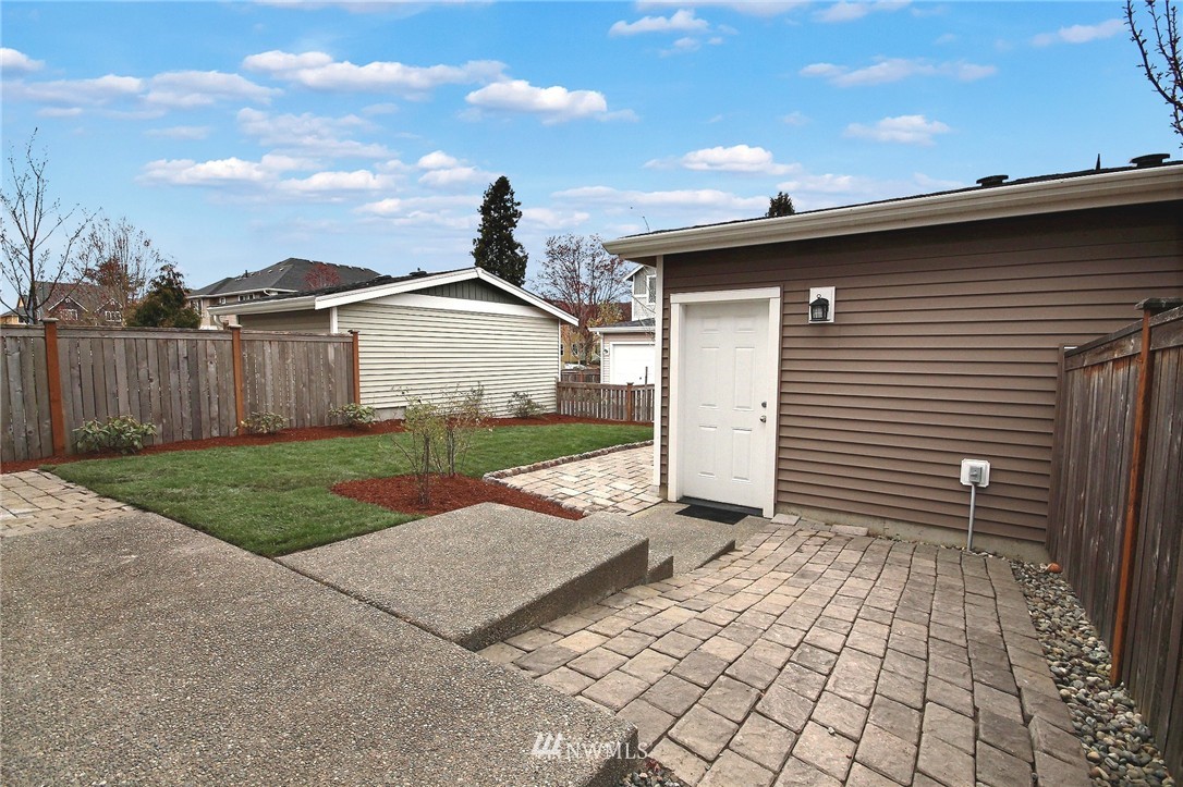 6464 High Point Drive Southwest Seattle, WA 98126 - Photo 24 of 25 Gallery Image 24