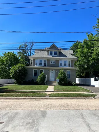 $1,875 | 7 Dewey Street, Unit 4, Huntington, NY 11743