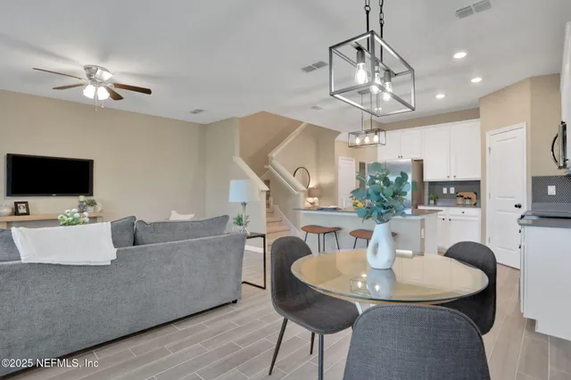 $2,200 | 415 Boracay Circle, St. Johns, FL 32259