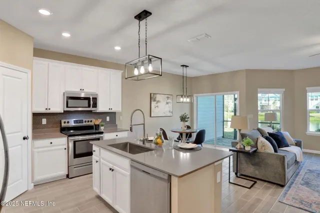 $2,200 | 415 Boracay Circle, St. Johns, FL 32259