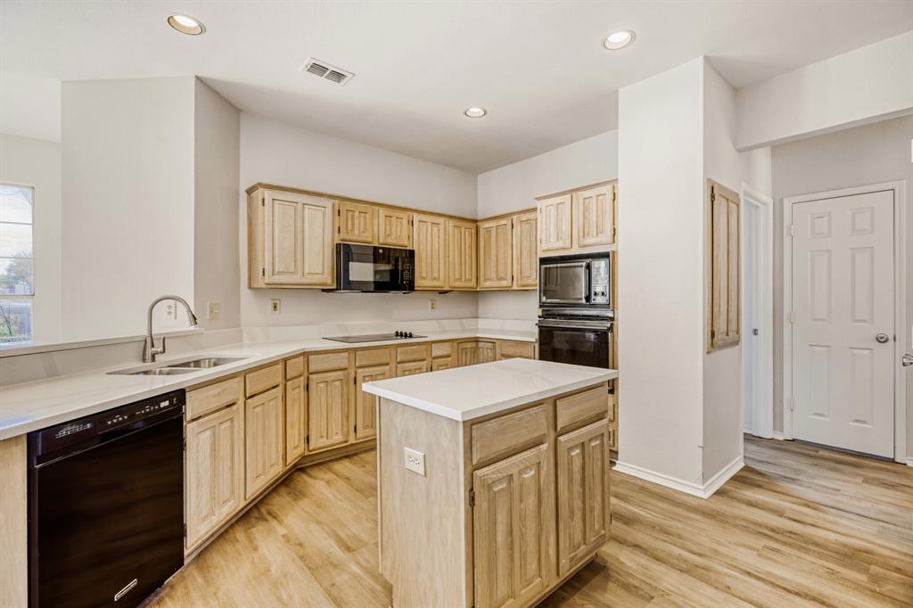 1514 Mission Ridge Trail Carrollton, TX 75007 - Photo 11 of 27