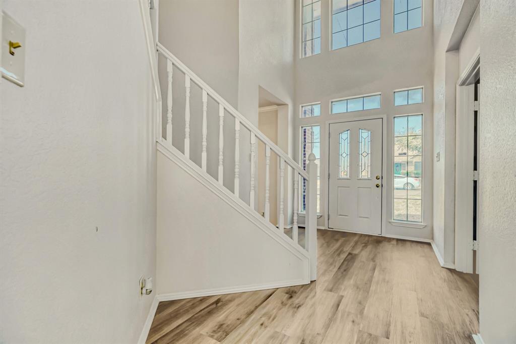 1514 Mission Ridge Trail Carrollton, TX 75007 - Photo 4 of 27