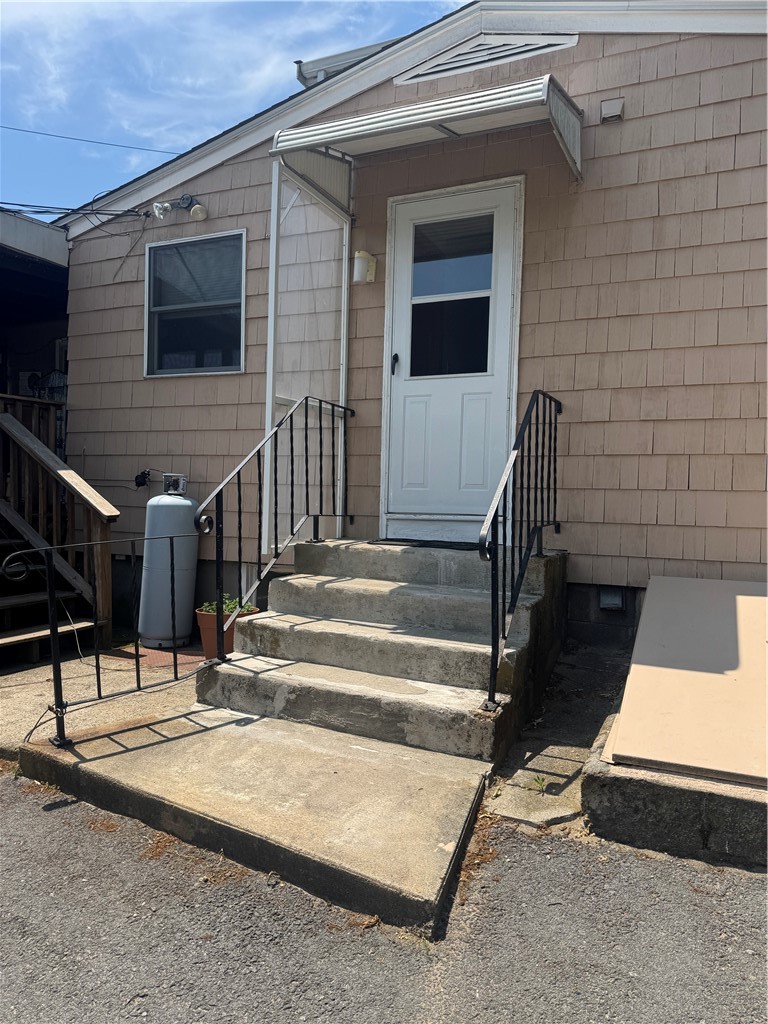 1296 Stafford Road, Unit 2 Tiverton, RI 02878 - Photo 2 of 5 Entrance