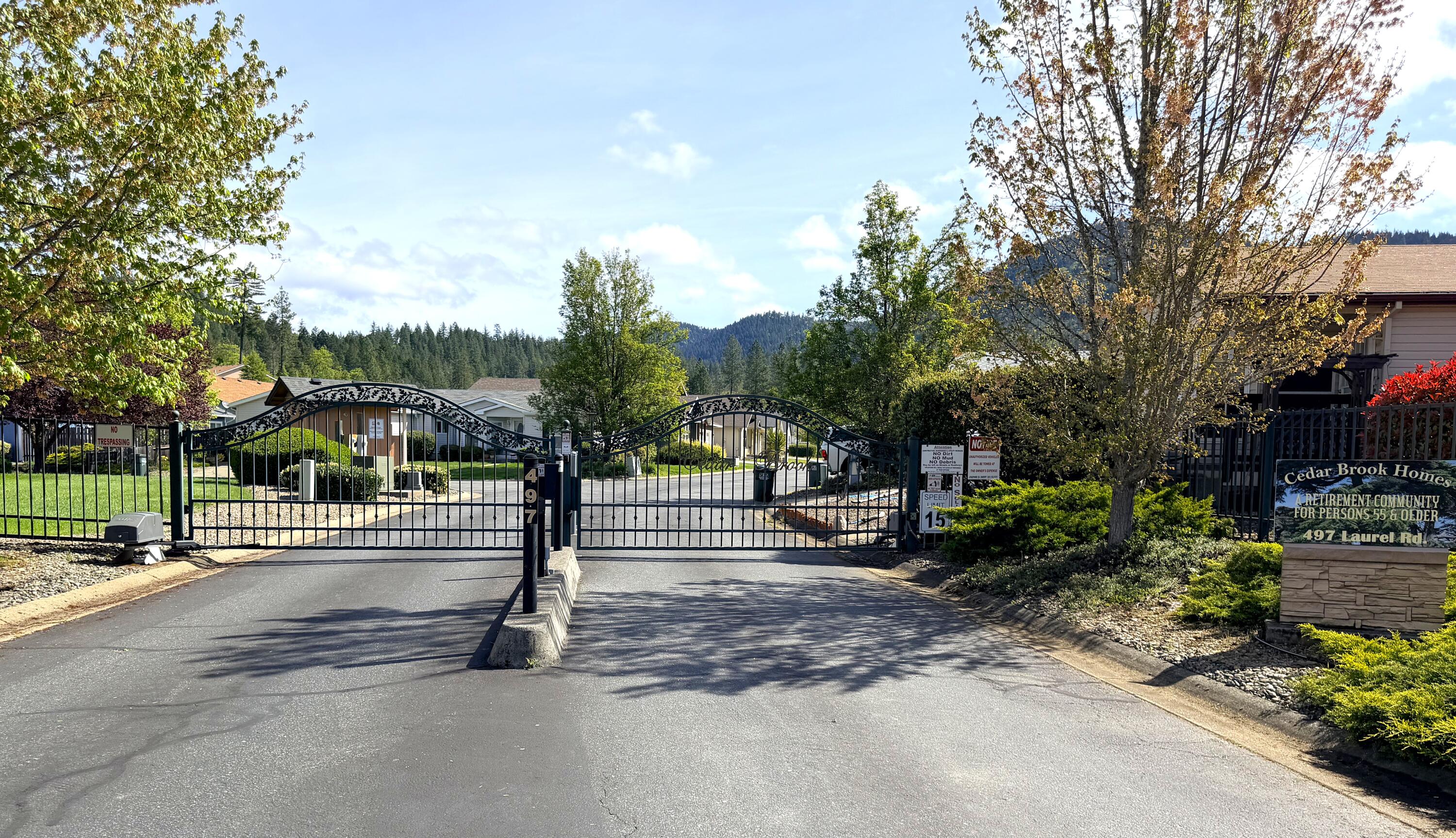 340 Cedar Ridge Drive Cave Junction, OR 97523 - Photo 37 of 37 gated community