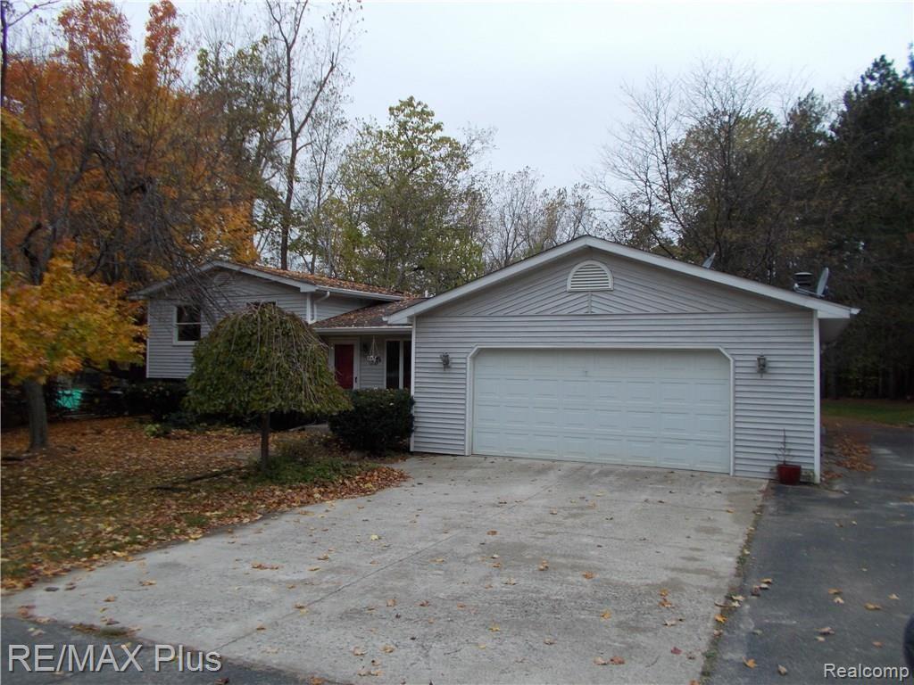 6045 Cyclone Road Otter Lake, MI 48464 - Photo 1 of 16 DSCN4102.JPG