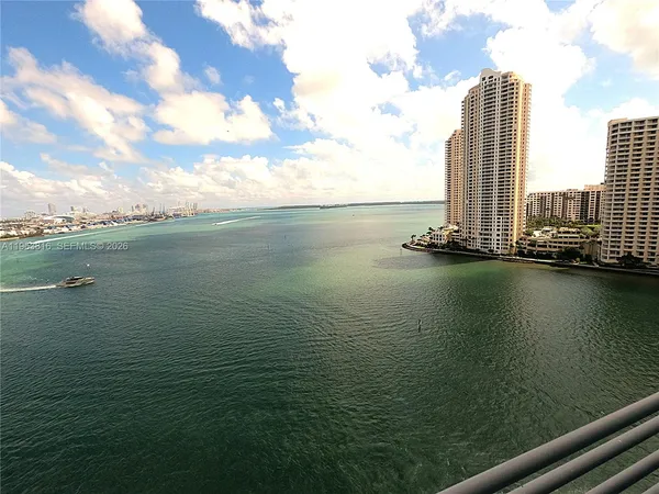 $6,500 | 335 South Biscayne Boulevard, Unit 1712, Miami, FL 33131