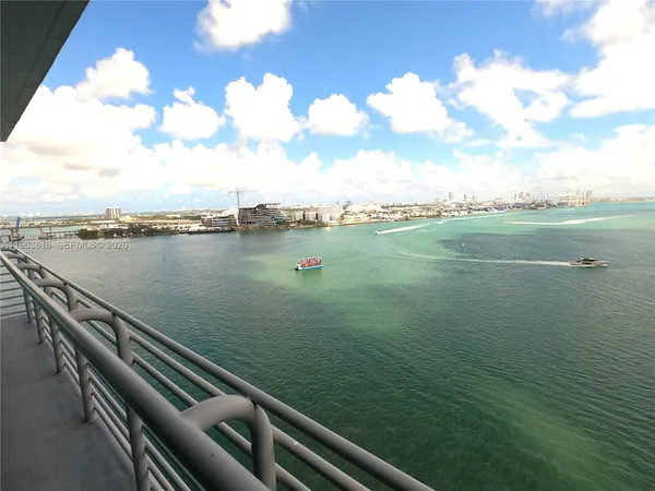 $6,500 | 335 South Biscayne Boulevard, Unit 1712, Miami, FL 33131