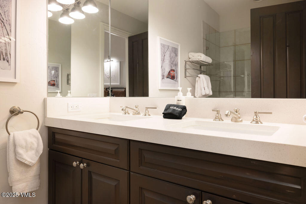 673 Sawatch Drive, Unit E8 Edwards, CO 81632 - Photo 12 of 17 2503_village_th_e8_interior_bath02