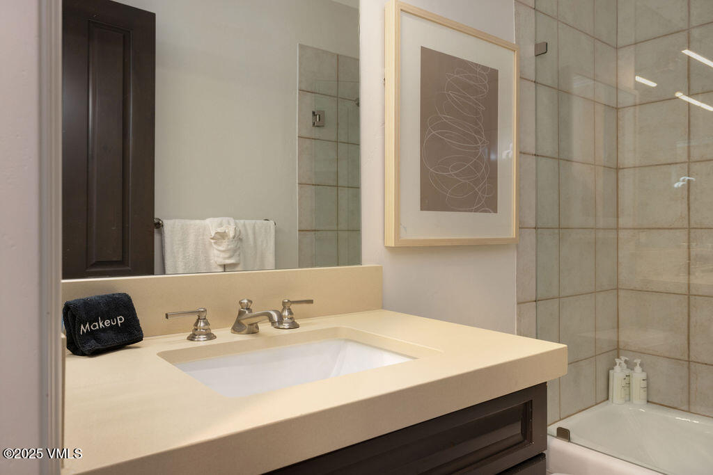 673 Sawatch Drive, Unit E8 Edwards, CO 81632 - Photo 14 of 17 2503_village_th_e8_interior_bath03_b