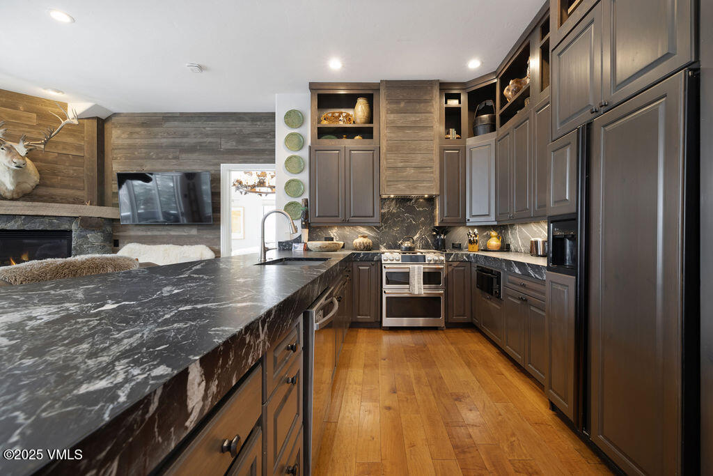673 Sawatch Drive, Unit E8 Edwards, CO 81632 - Photo 2 of 17 2503_village_th_e8_interior_kitchen_a