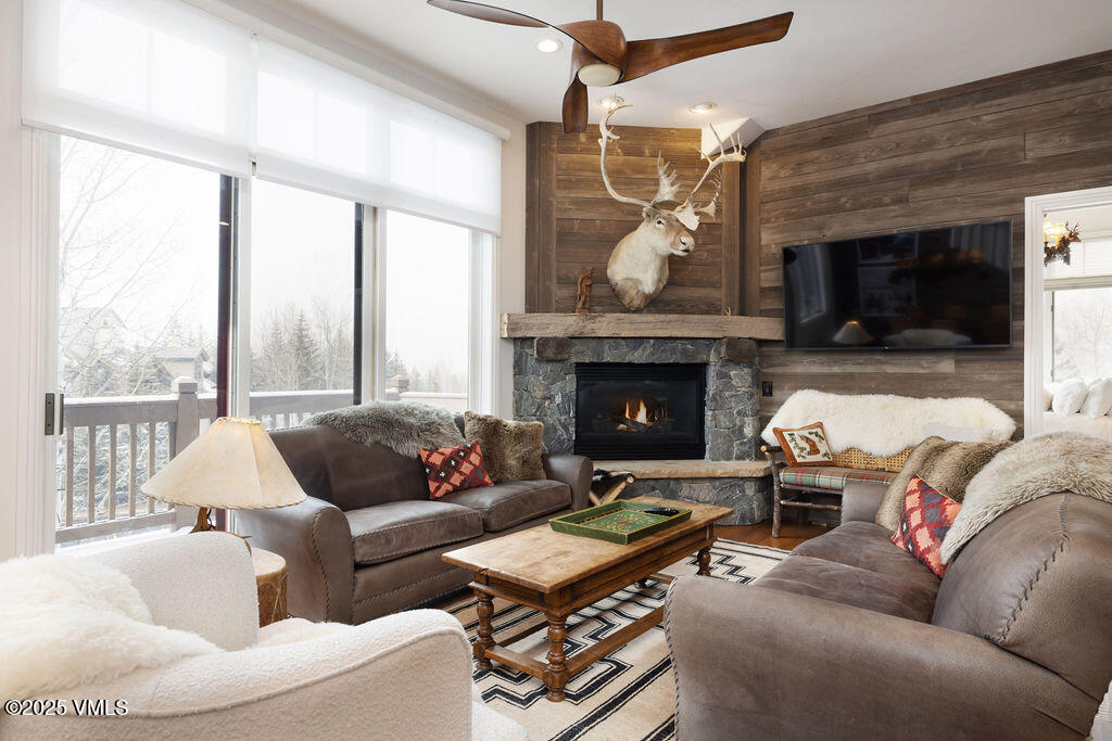 673 Sawatch Drive, Unit E8 Edwards, CO 81632 - Photo 3 of 17 2503_village_th_e8_interior_living_b