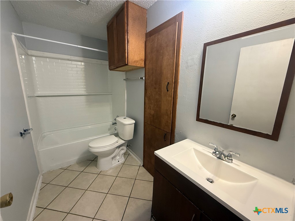 102 Cockerham Street, Unit B Kyle, TX 78640 - Photo 6 of 15 Gallery Image 6