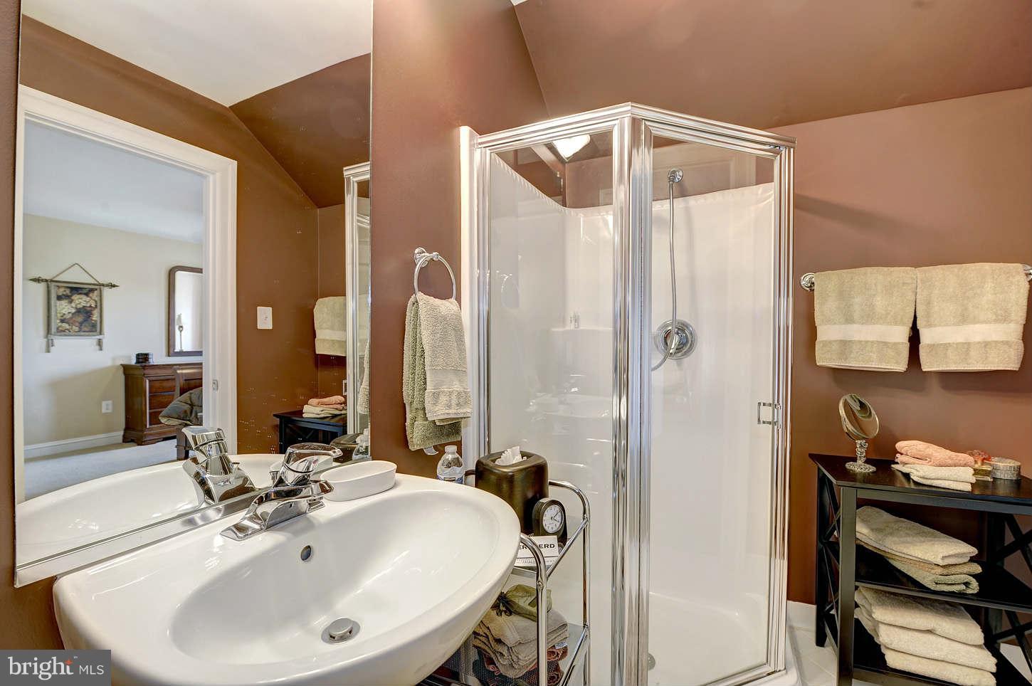 19611 Gleedsville Road Leesburg, VA 20175 - Photo 23 of 30 Bath