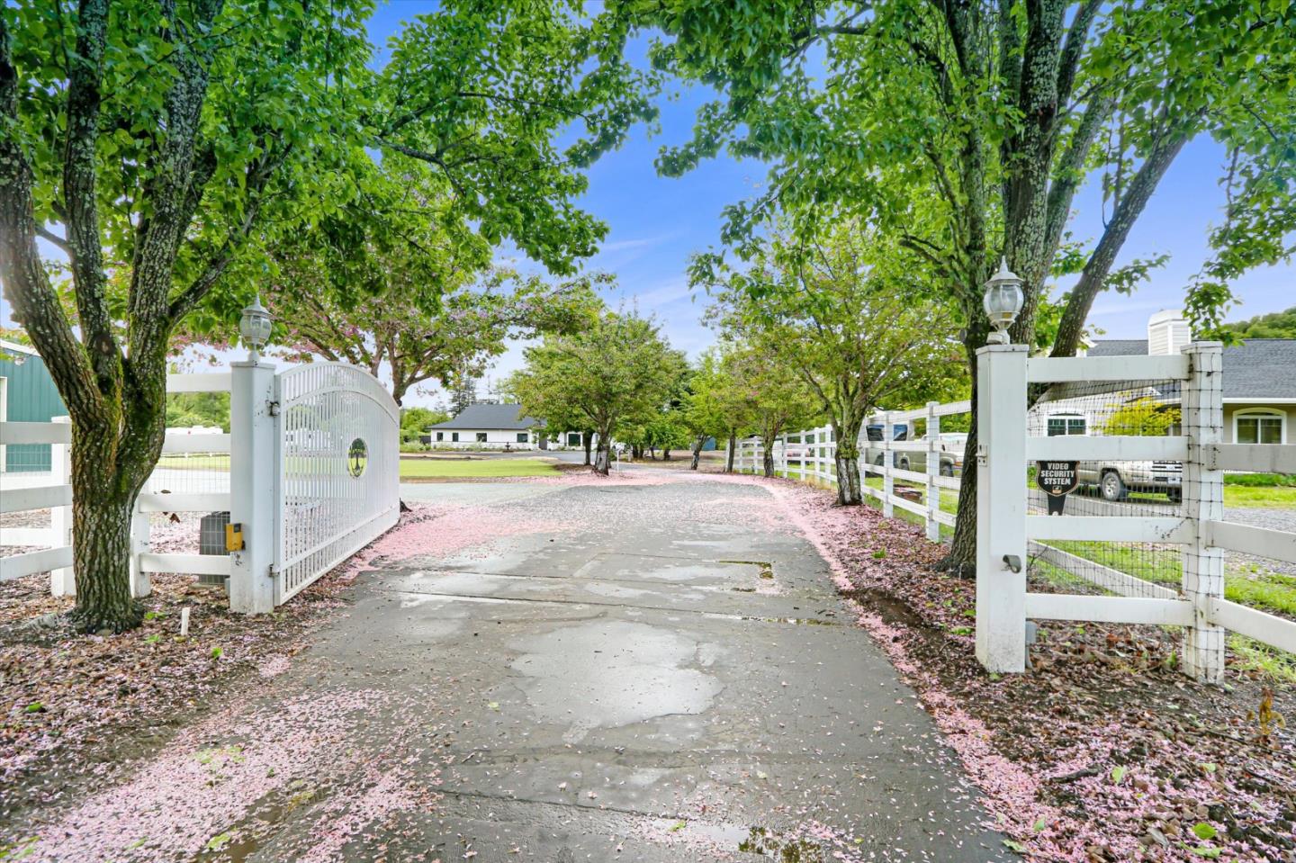 695 Quietwater Road Santa Rosa, CA 95404 - Photo 2 of 41