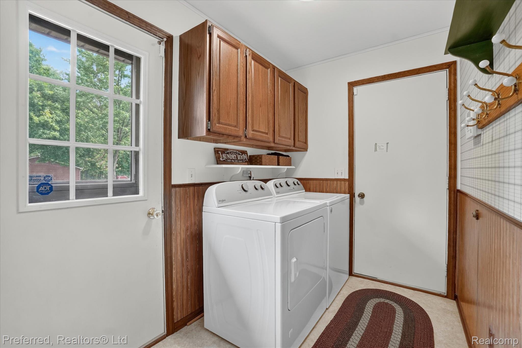 9065 East Richfield Road Davison, MI 48423 - Photo 43 of 75 Laundry room