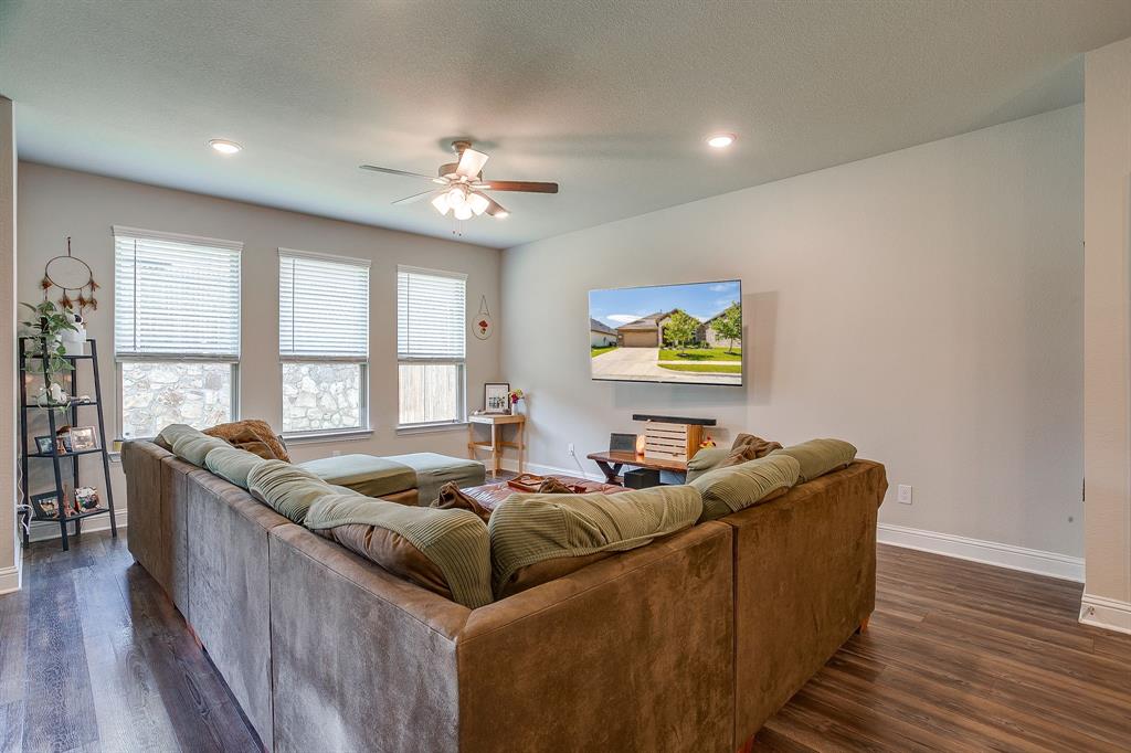 8225 Manx Point Godley, TX 76044 - Photo 14 of 40