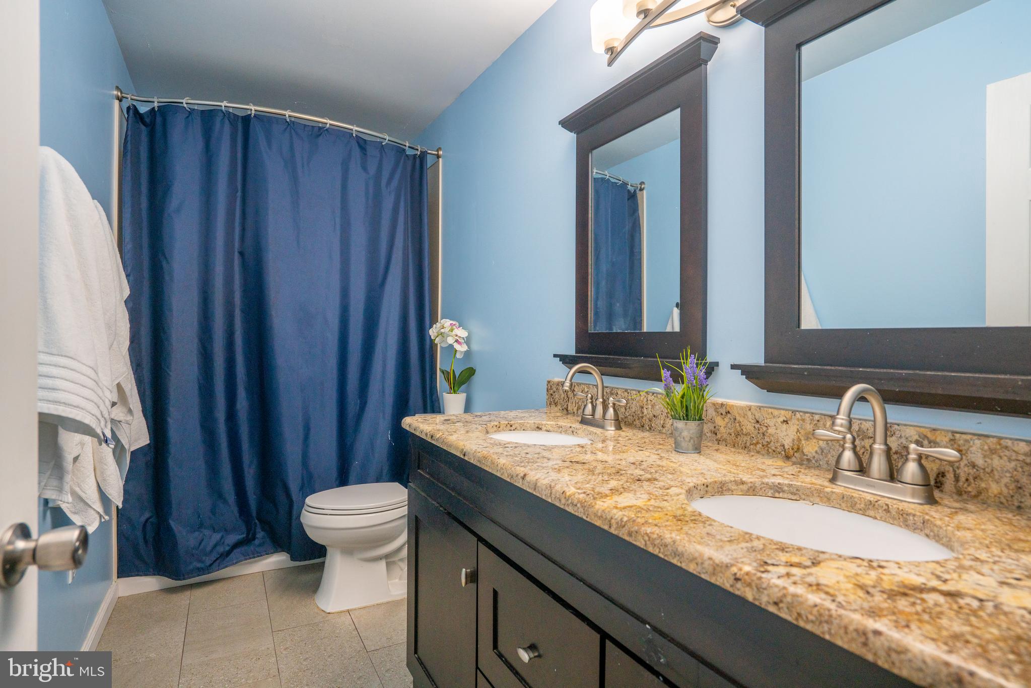 8606 Stonewall Road Manassas, VA 20110 - Photo 26 of 41 Upper hall bath