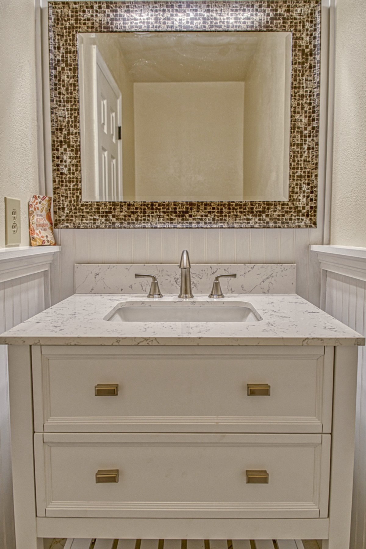 1770 Post Oak Road Cookeville, TN 38506 - Photo 15 of 39 HALF GUEST BATH COMPLETELY REMODELED ON MAIN LEVEL