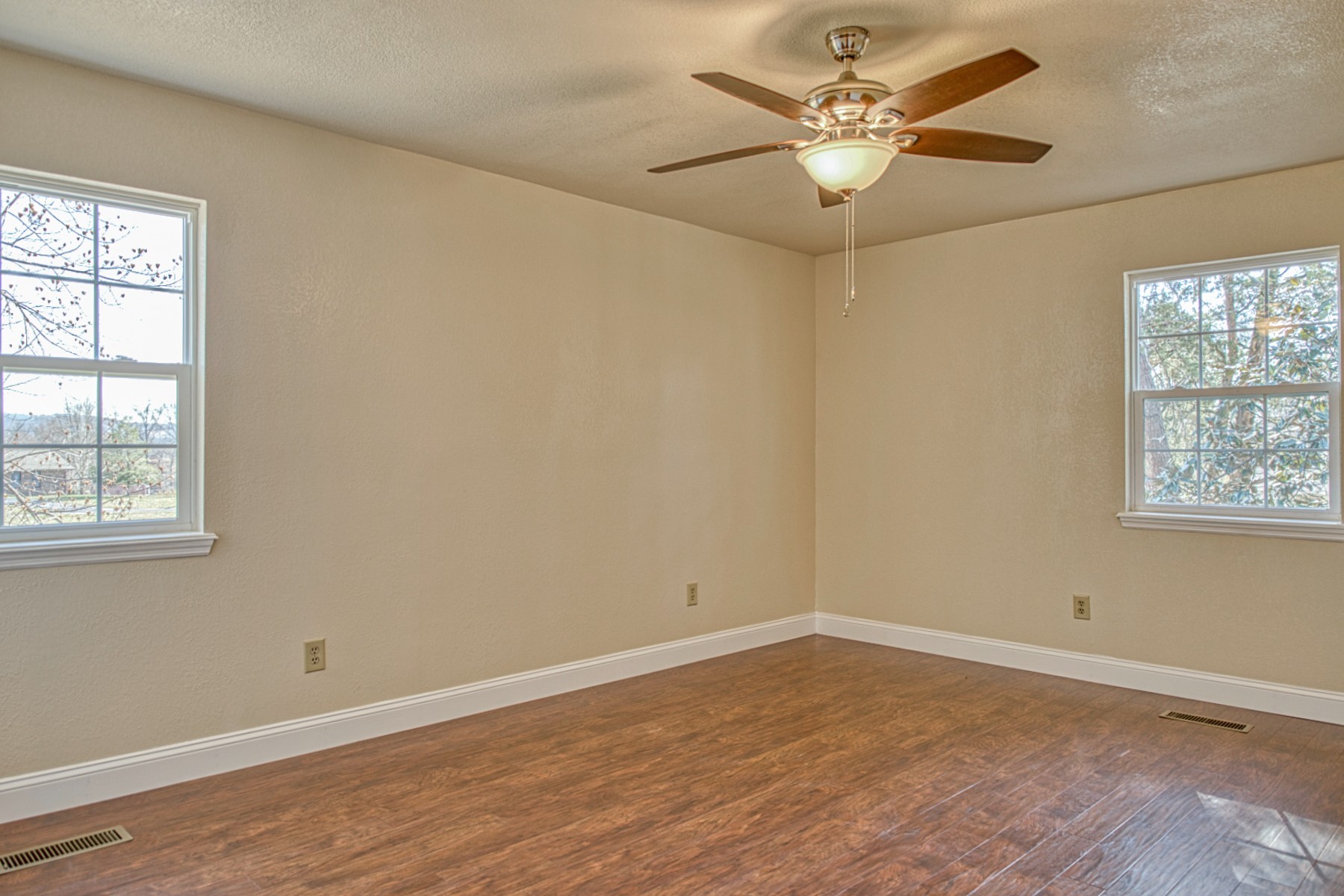 1770 Post Oak Road Cookeville, TN 38506 - Photo 20 of 39 GUEST BEDROOM WITH NEW WOOD FLOORING & NEW CEILING FAN