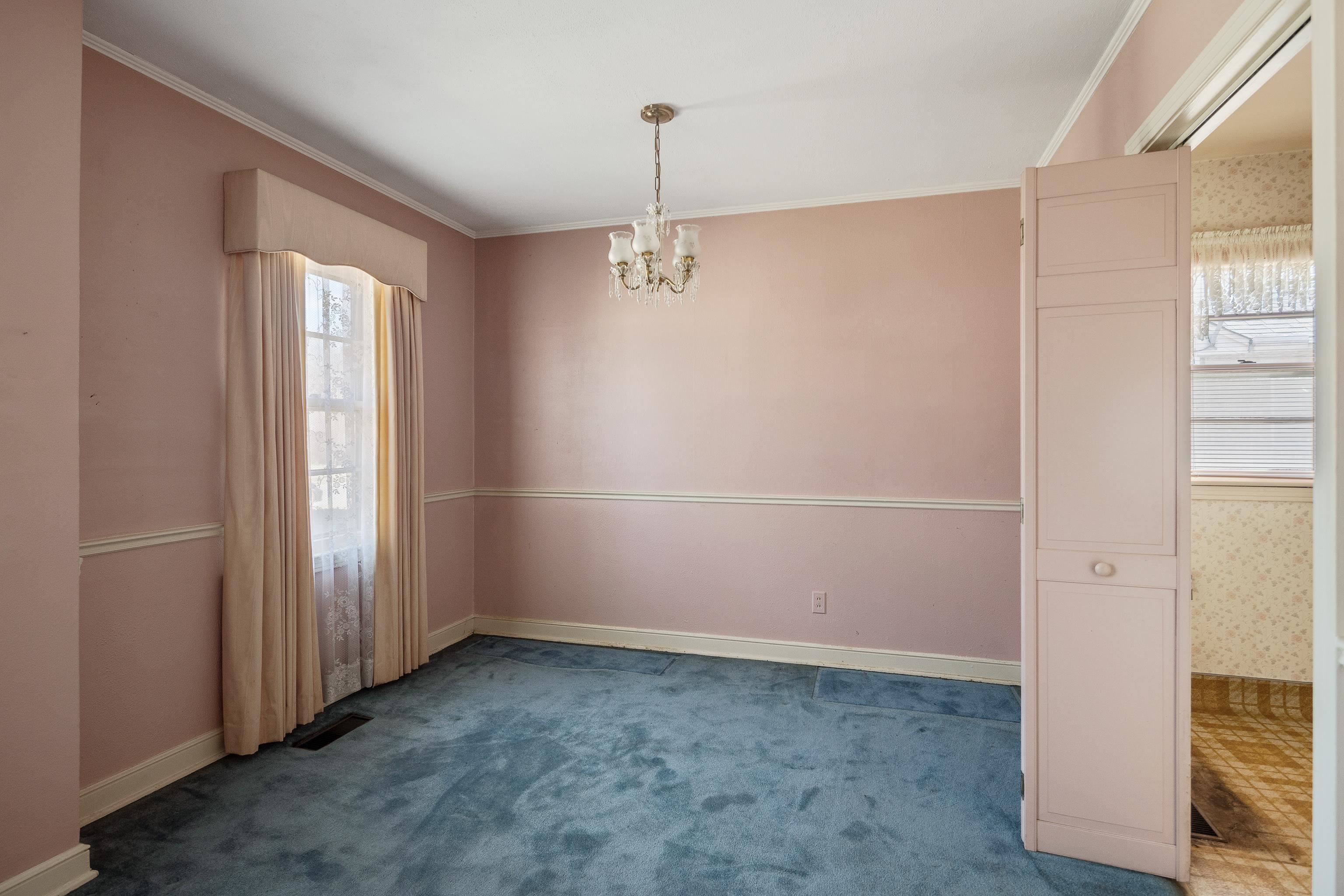4701 Lynn Road Memphis, TN 38122 - Photo 5 of 25 an empty room with windows
