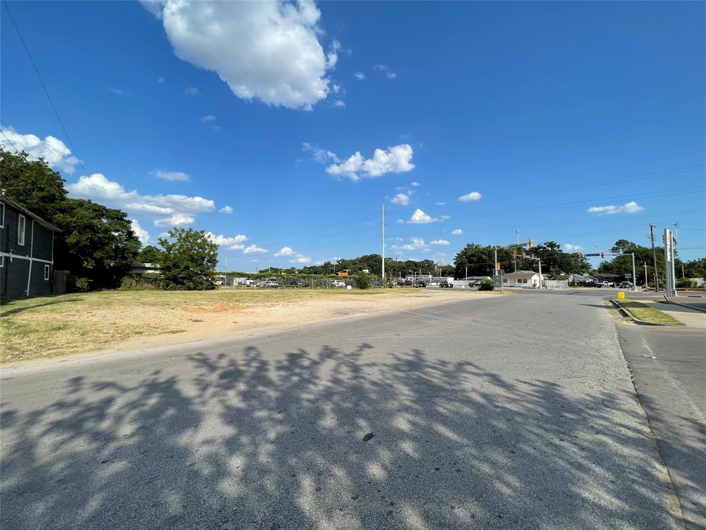 2810 Fincher Road Haltom City, TX 76117 - Photo 4 of 8