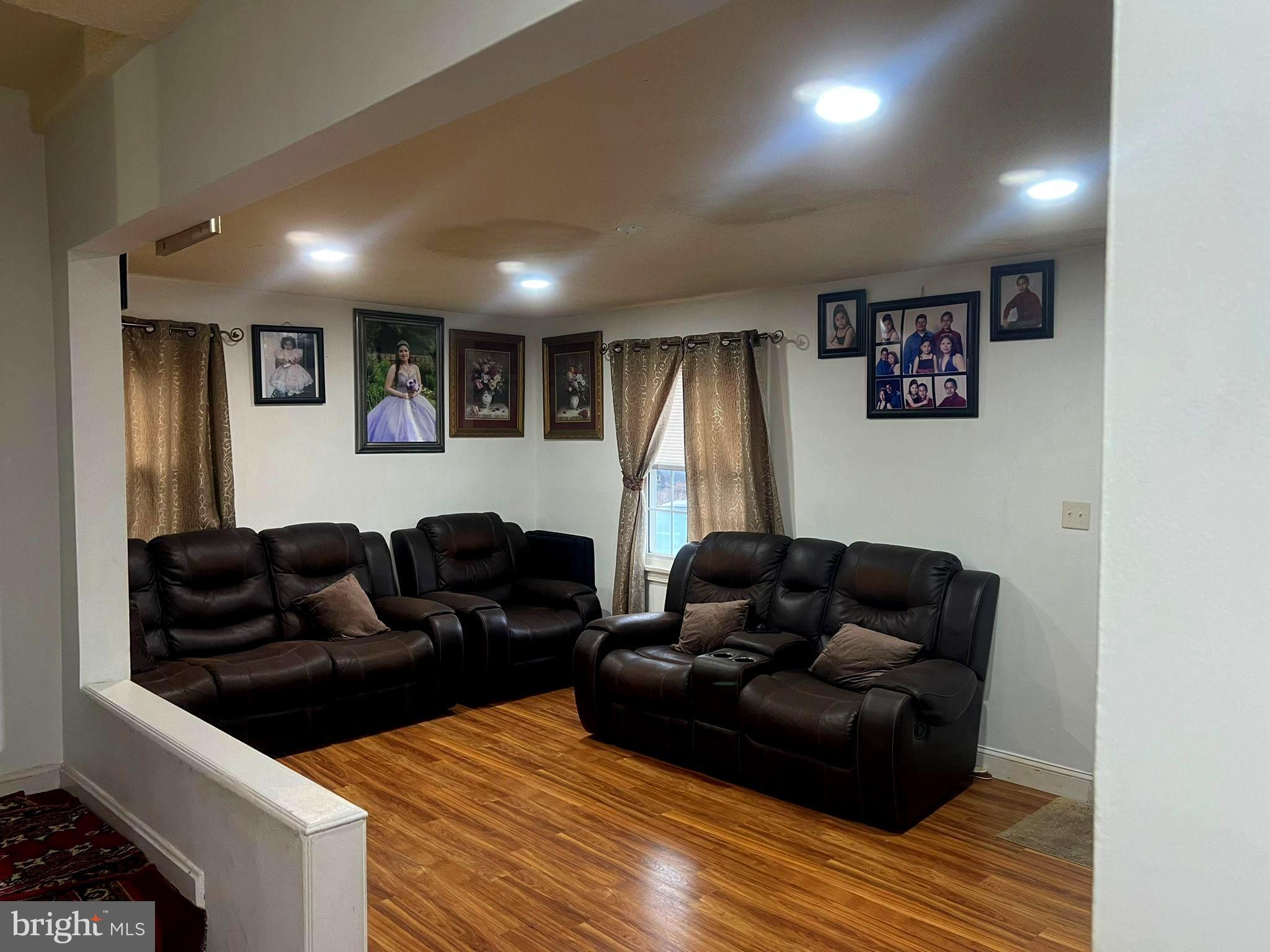 2409 Randolph Road Silver Spring, MD 20902 - Photo 14 of 43 a living room with furniture