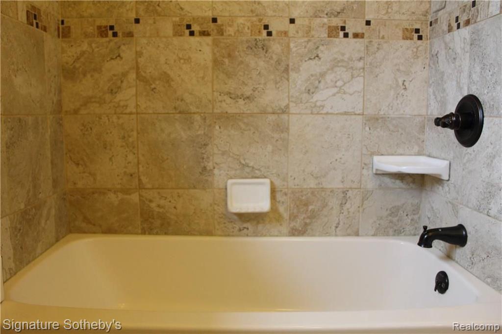 970 Pemberton Road Grosse Pointe Park, MI 48230 - Photo 12 of 34