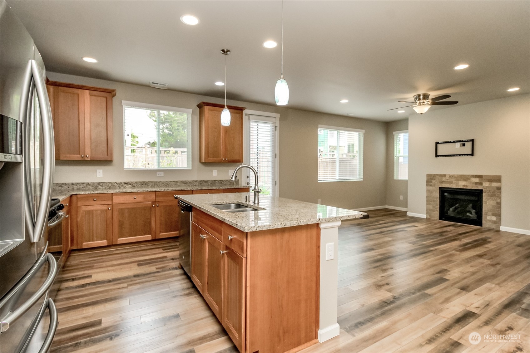 446 Southwest 111th Street Seattle, WA 98146 - Photo 14 of 34 Gallery Image 14