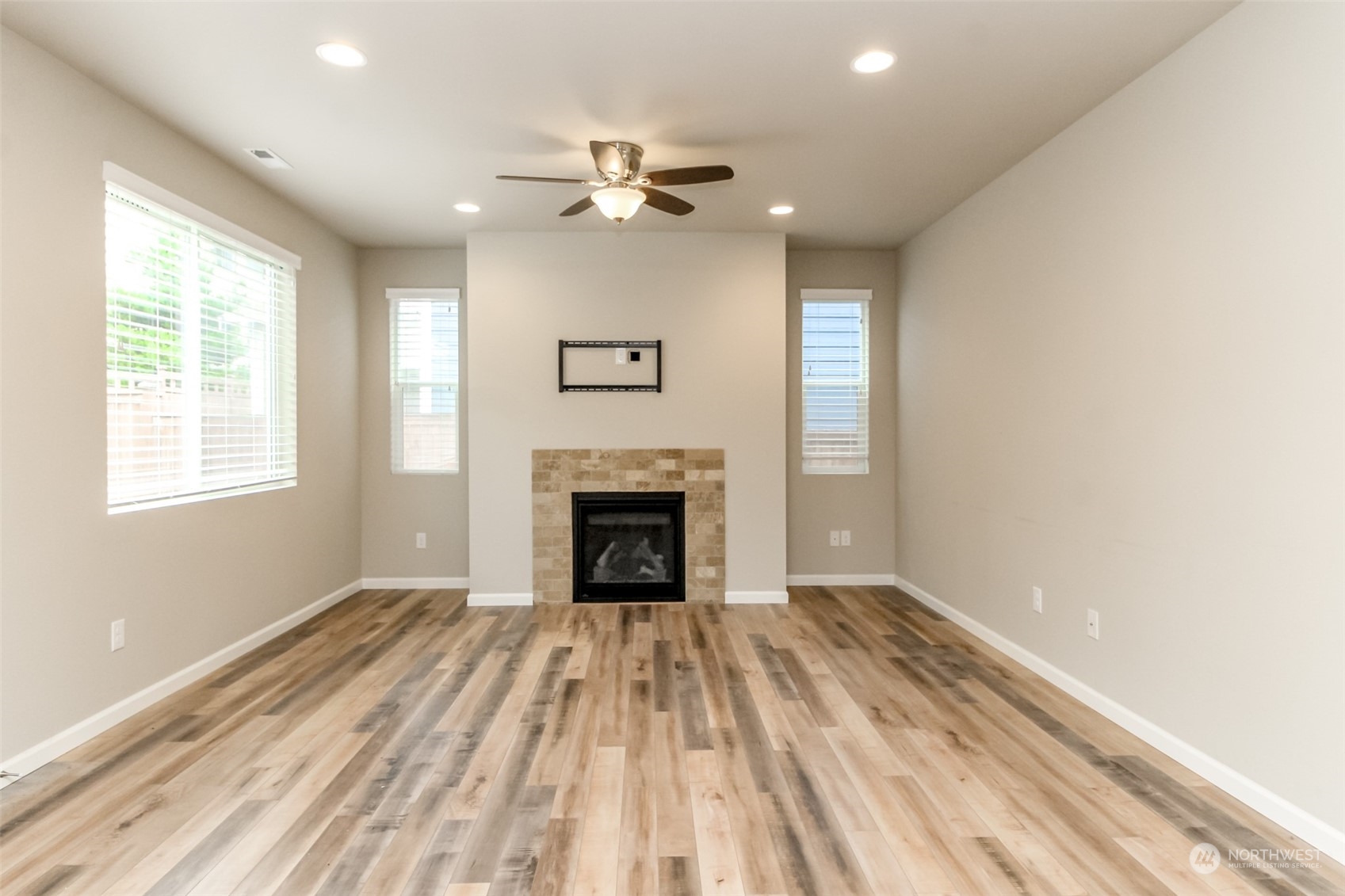 446 Southwest 111th Street Seattle, WA 98146 - Photo 20 of 34 Gallery Image 20