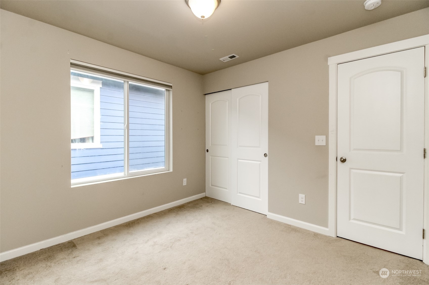 446 Southwest 111th Street Seattle, WA 98146 - Photo 25 of 34 Gallery Image 25