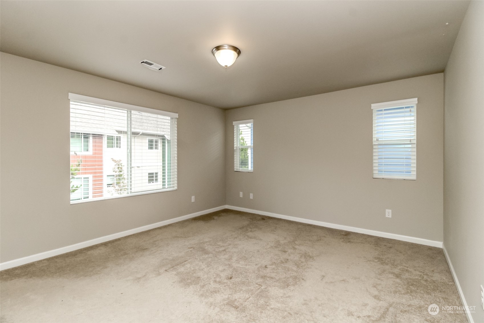 446 Southwest 111th Street Seattle, WA 98146 - Photo 26 of 34 Gallery Image 26