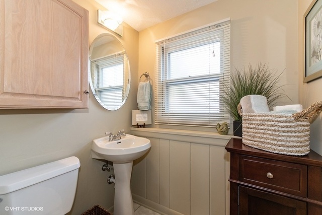 26W336 Jewell Road Winfield, IL 60190 - Photo 8 of 14