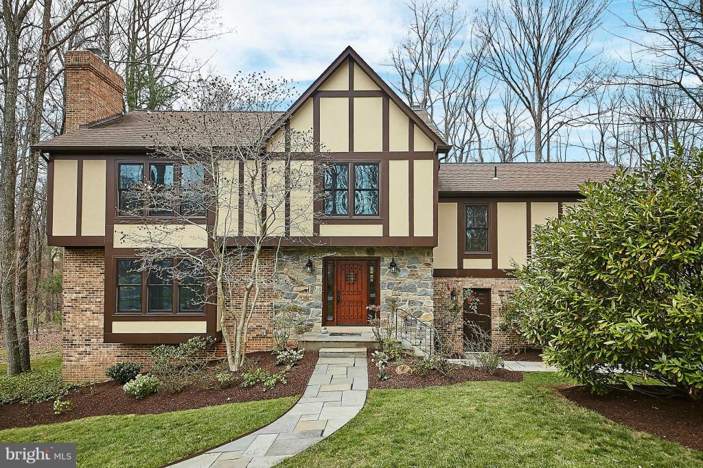 1712 Besley Road Vienna, VA 22182 - Photo 1 of 30 Exterior (Front)