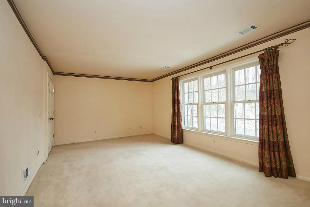 1712 Besley Road Vienna, VA 22182 - Photo 15 of 30 Bedroom (Master)
