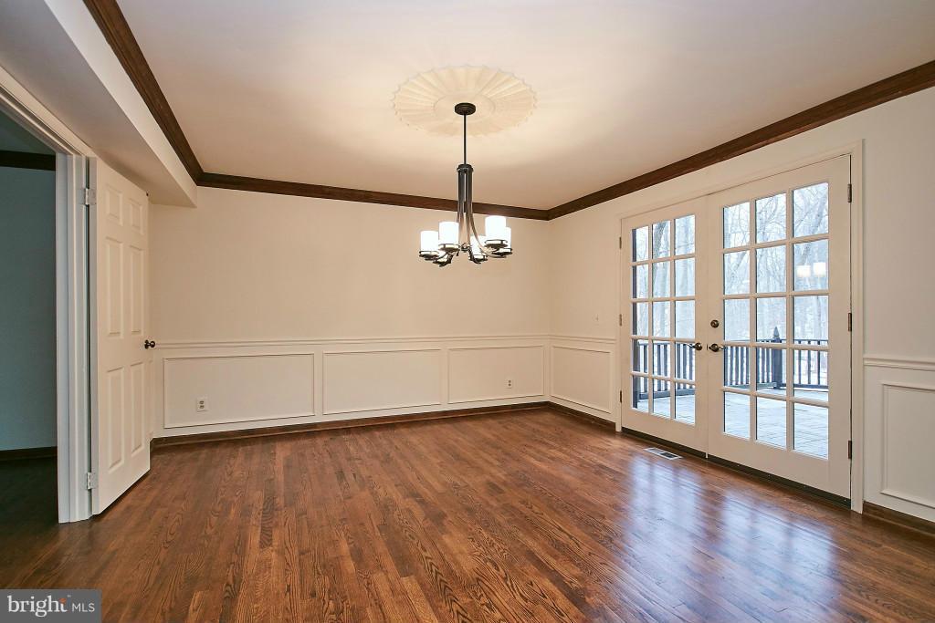 1712 Besley Road Vienna, VA 22182 - Photo 6 of 30 Dining Room