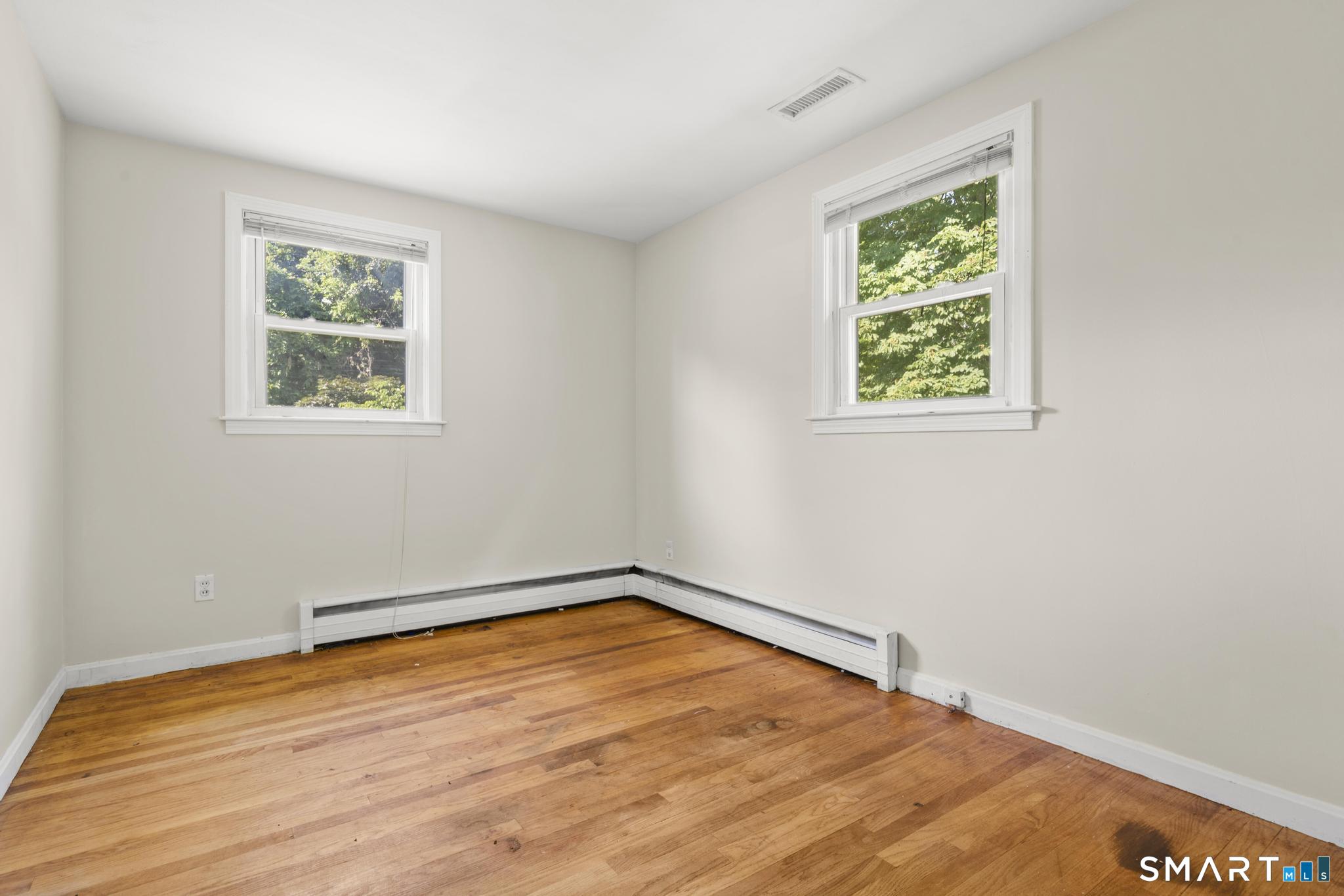 27 Allen Street Enfield, CT 06082 - Photo 19 of 32