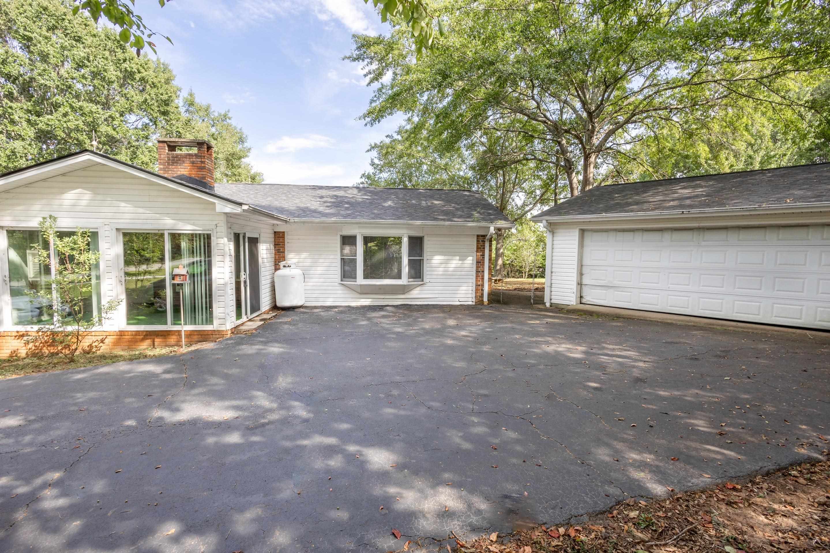 500 West Rutherford Street Landrum, SC 29356 - Photo 4 of 20 Gallery Image 4