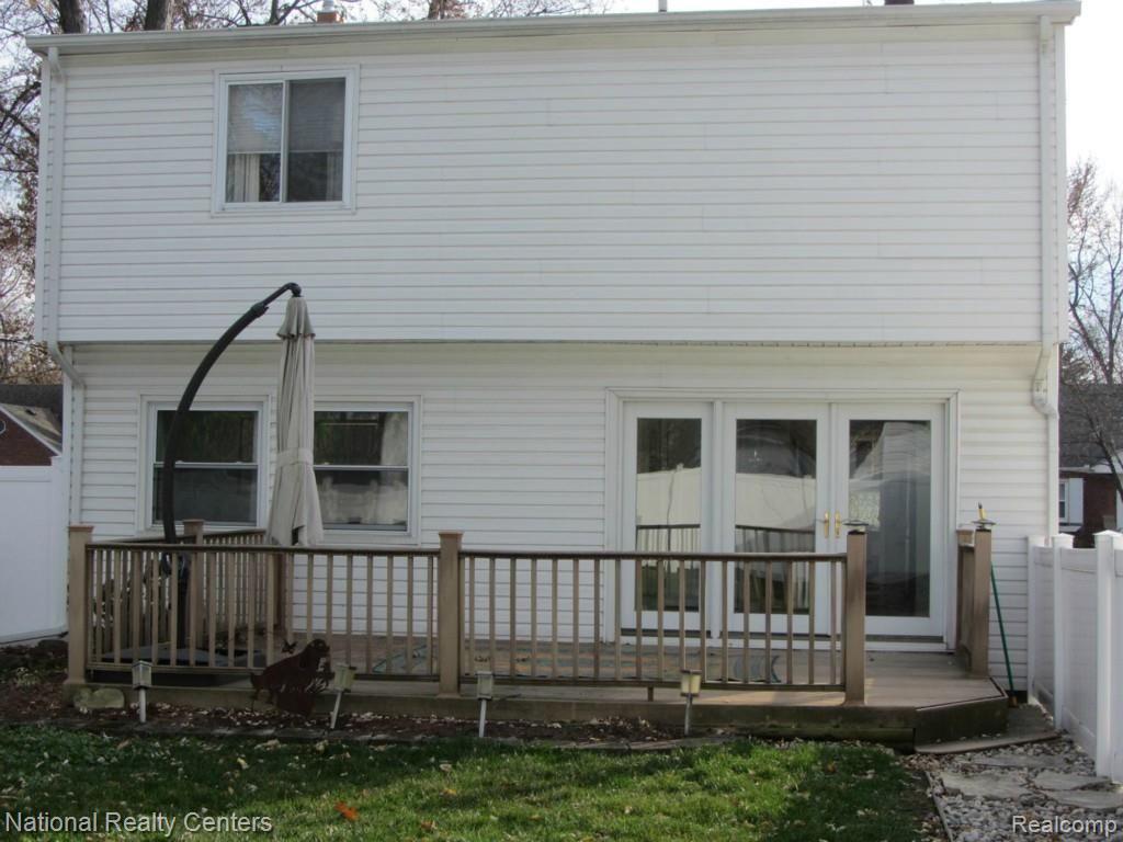 1550 Dorothea Road Berkley, MI 48072 - Photo 28 of 32 Rear view of home
